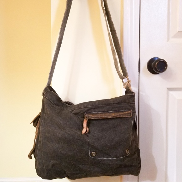 NWT BED STU Trapper John Messenger Bag - Picture 7 of 8